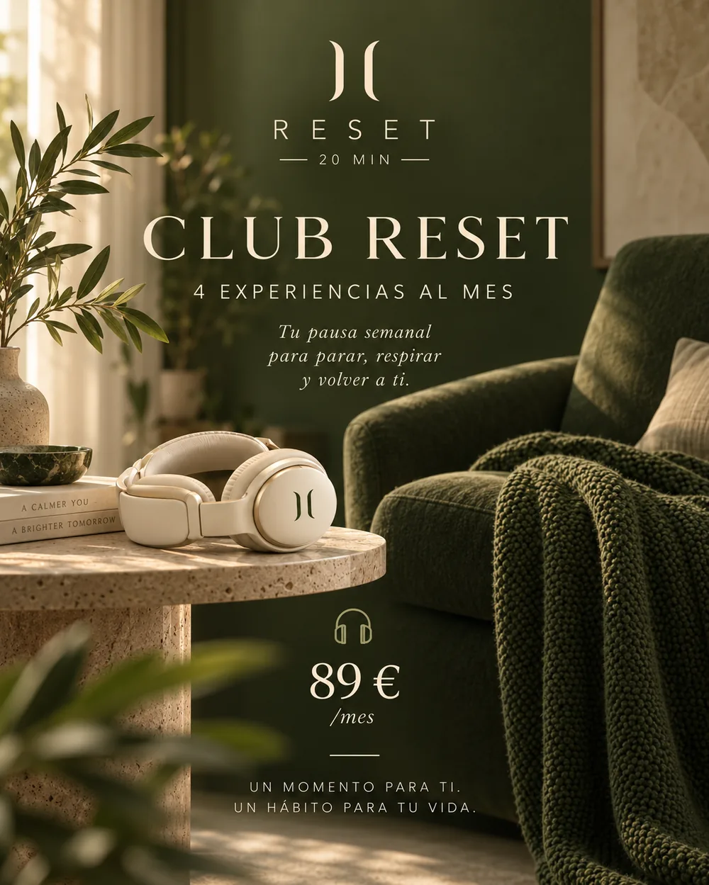 Club RESET: auriculares sobre una mesa junto a un sillón de terciopelo verde, 89€ al mes