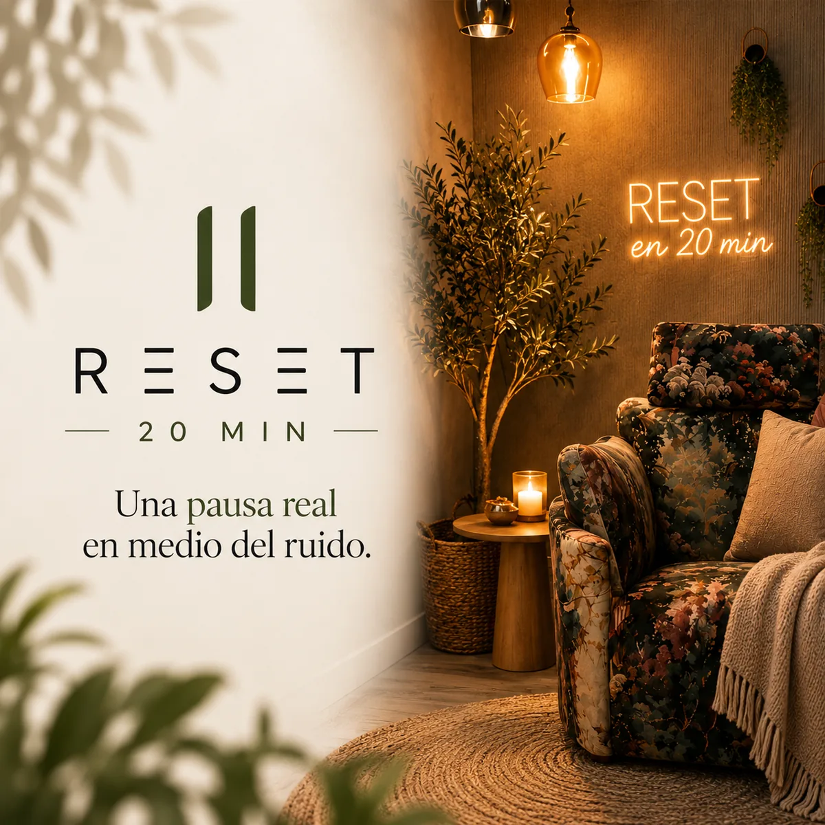 Rincón cálido de RESET en 20 min con sillón de terciopelo, velas y el rótulo de neón "RESET en 20 min"